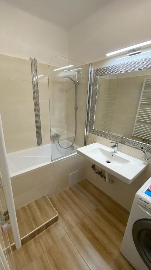 Zrinyi Central Apartman With Free Parking Ньиредьхаза Экстерьер фото