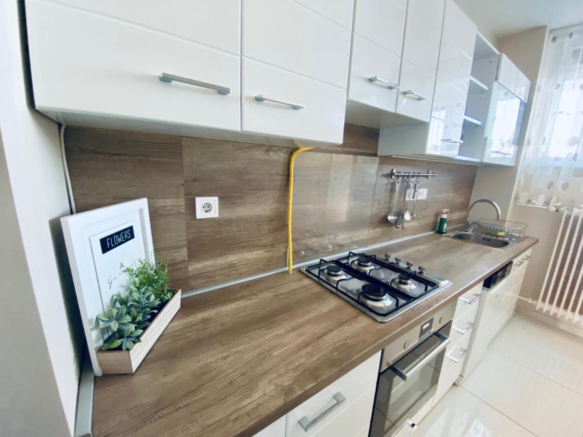 Zrinyi Central Apartman With Free Parking Ньиредьхаза Экстерьер фото